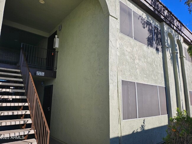 Building Photo - 424 W Brown Rd Unit 206