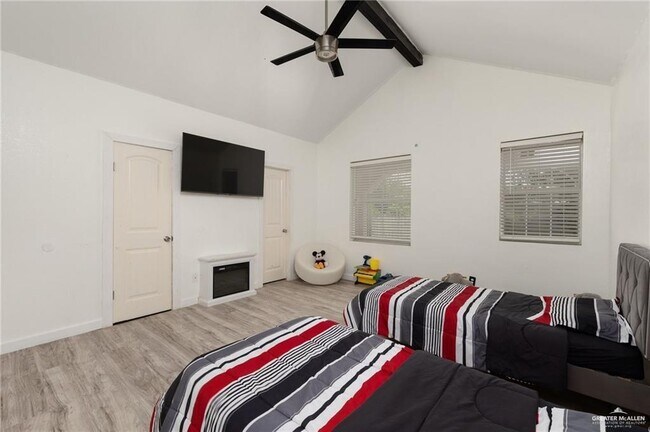 Photo - 11 W Business Hwy 83