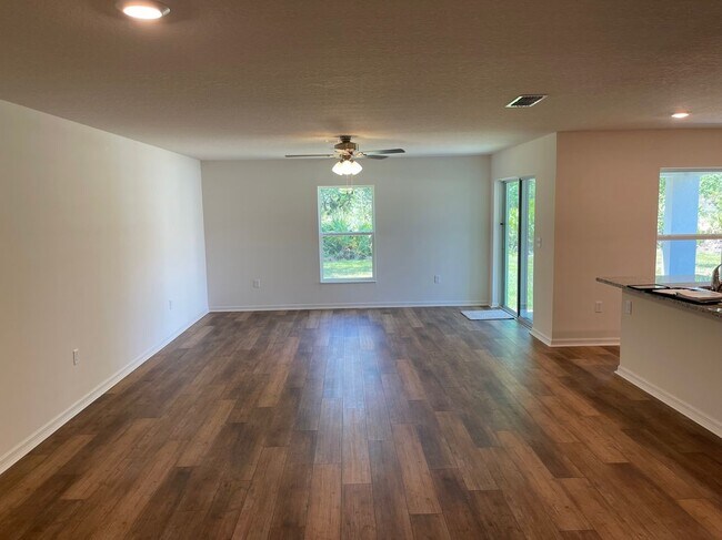 Photo - 75 Raleigh Dr