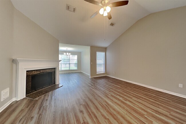 Photo - 19018 Oakway Dr