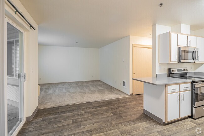 1BR, 1BA - 831SF - Dining Room