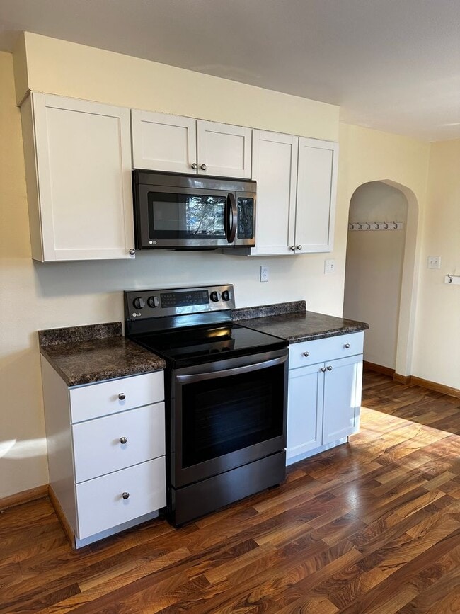 Photo - 4BR Single Family Home Available NOW on Ea...