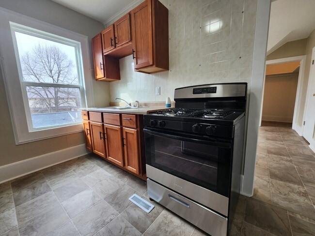 Photo - Move In Ready with ALL Utilities Included Unidad 3