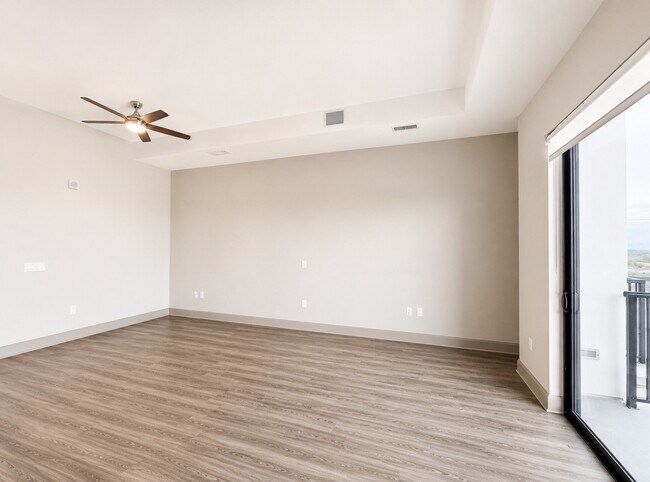 Photo - 9787 Katy Fwy Unit 1605