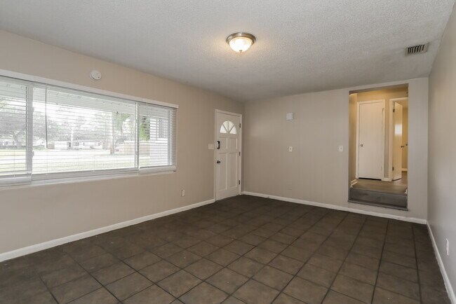 Photo - 6532 Albicore Rd