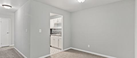 Photo - 571 Somerset Ln