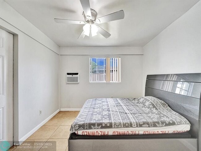 Photo - 2640 NE 10th Ave Apartment