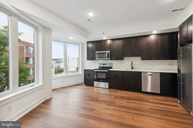 Photo - 2556 Frankford Ave Unidad 3