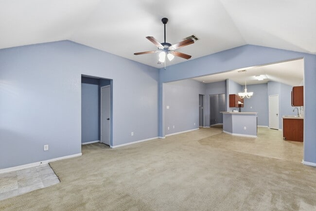 Building Photo - 16763 N Blue Jay Dr