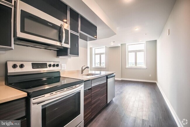 Building Photo - 1 W Main St Unit 505 Rental