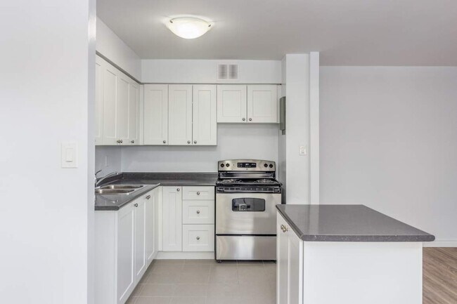 Photo - 275 North Service Road Apartments