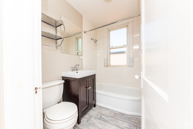 Building Photo - 4153 N Whipple St Unit 2 Rental
