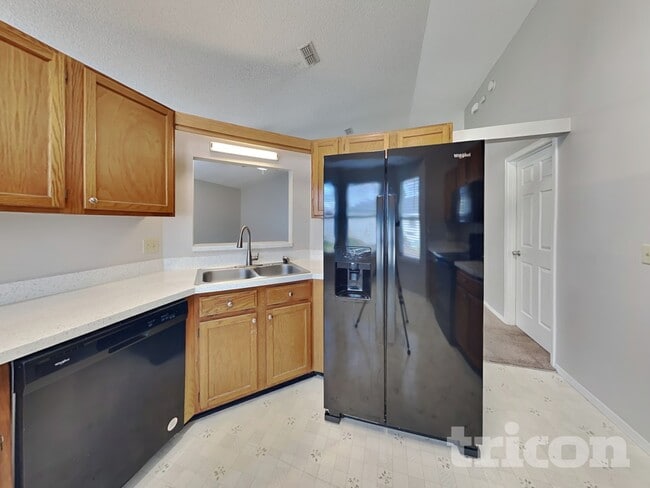 Photo - 635 Charles Pinckney St