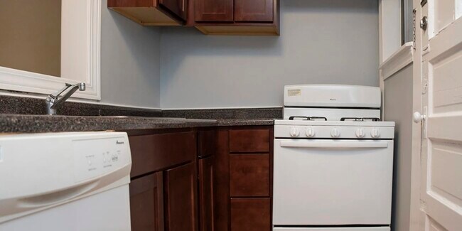Photo - 732 W Roscoe St Apartment Unit S1