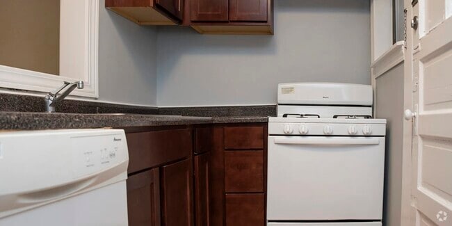 Building Photo - 732 W Roscoe St Unit S1 Rental