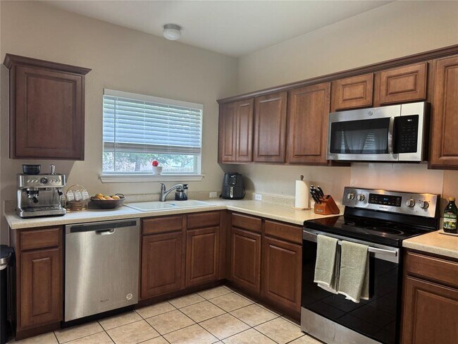 Photo - 2107 Charlotte Estates Dr