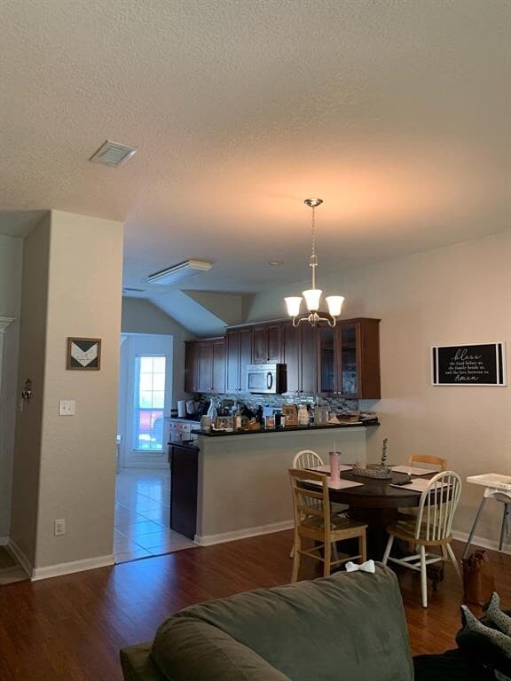 Photo - 254 Maple Ln