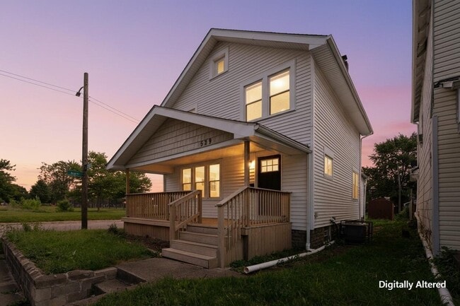 Building Photo - 529 E Morrill Ave
