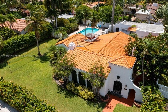 Photo - 1134 Harrison St