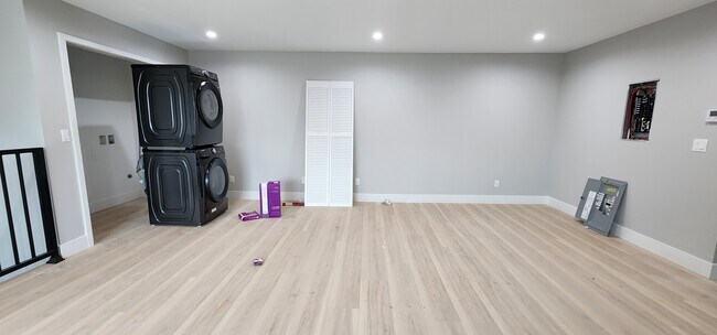 Photo - 5725 Klump Ave Unit 5725