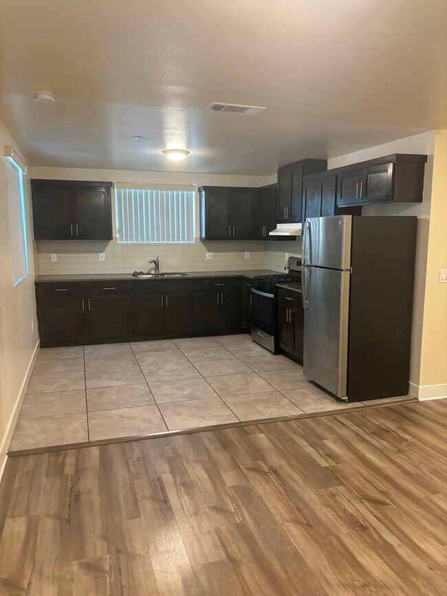 Photo - 121 E 88th St