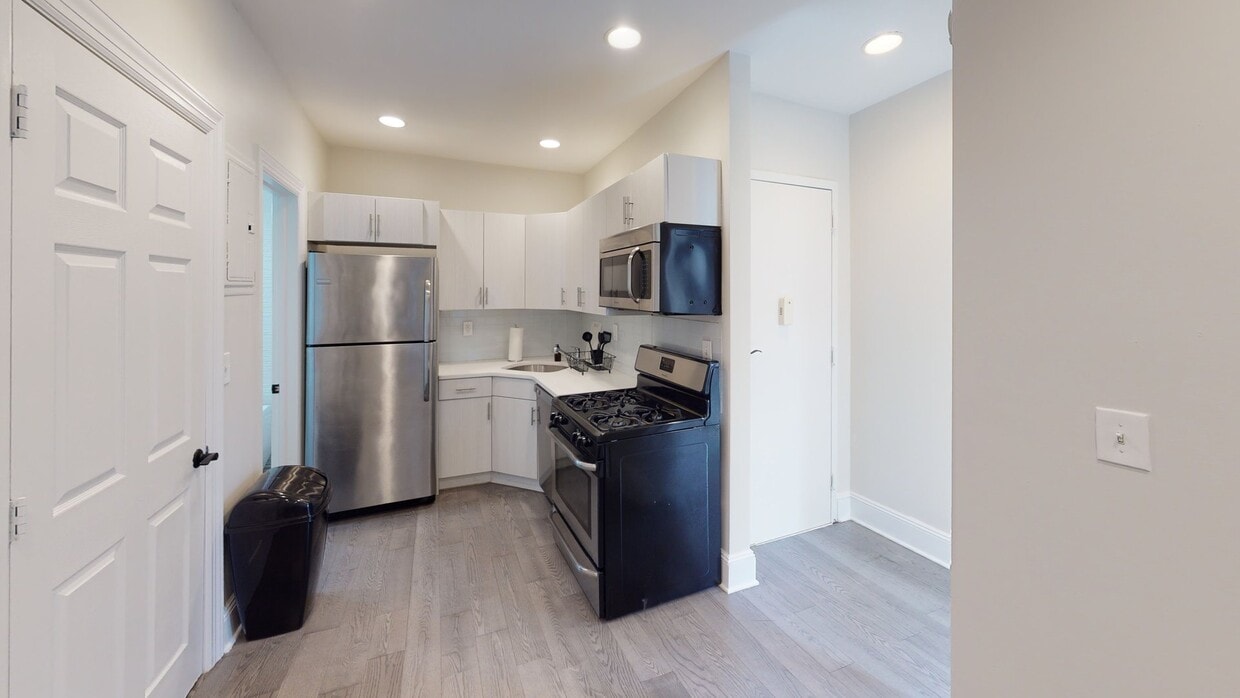 Photo - Private bedroom in 2 bed/1 bath Home