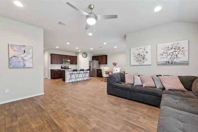 Photo - 4214 Fornari Ln