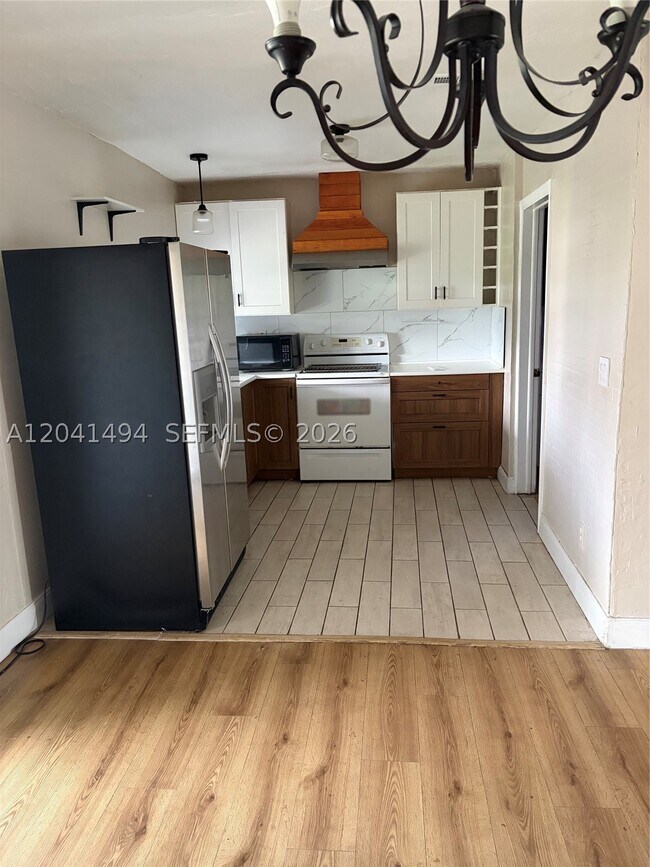 Photo - 7731 NW 32nd St