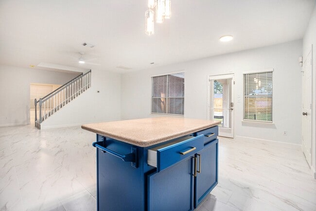 Photo - 3811 Misty Falls Ln