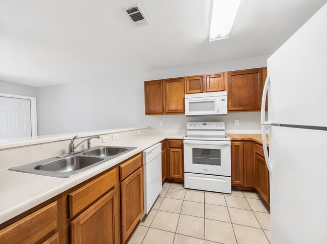 Photo - "Spacious 3-Bedroom Townhouse Oasis with 3.5 Baths in Fort Walton Beach – Your Perfect Retreat Aw... Unidad B