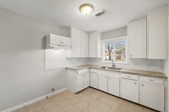 Photo - 1130 17th Ave N