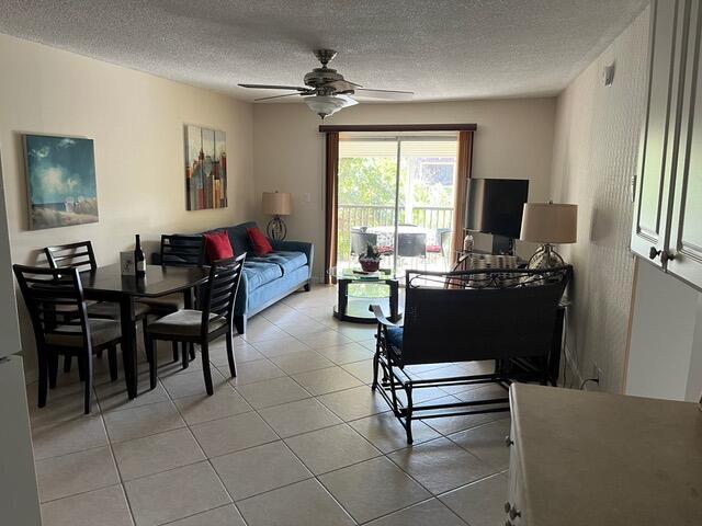 Photo - 251 S Cypress Rd Unidad 146