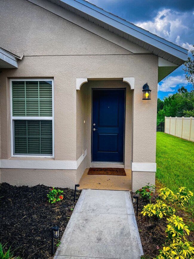 Photo - Beautiful 3 Bedroom Home with Pond View & ...