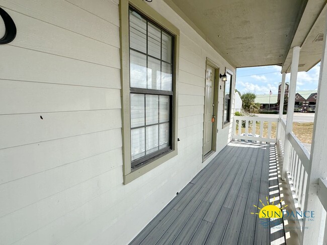 Photo - Great 2 Bedroom Unit in Gulf Breeze! Unit B