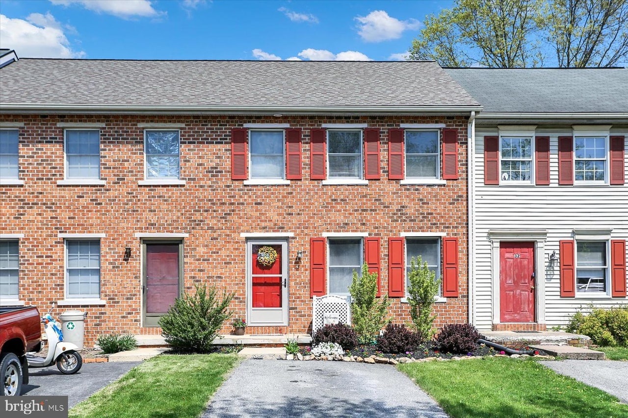 Photo - 34 Cranfield Ct