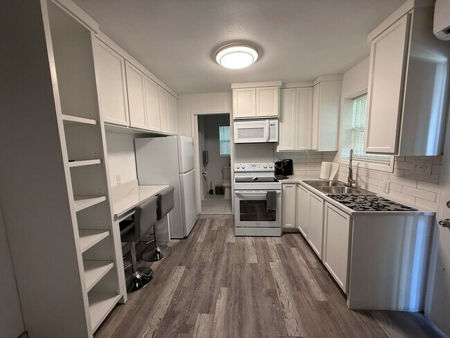 Photo - 420 E 47th St