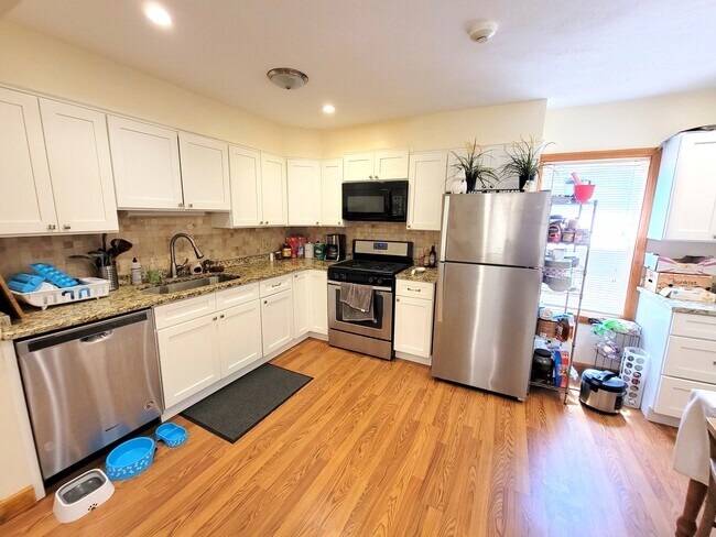 Photo - 167 Elm St Unit 2ndFl