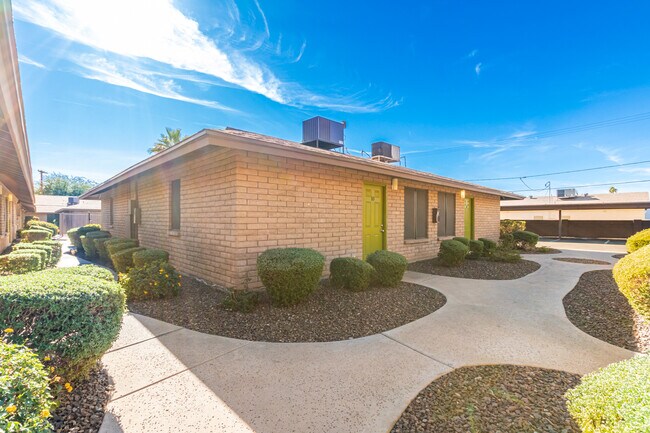 Photo - 3525 E Pinchot Ave