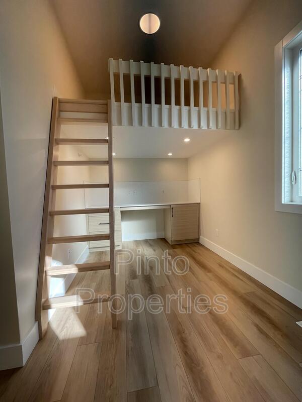 Photo - 8715-8110 110 St NW