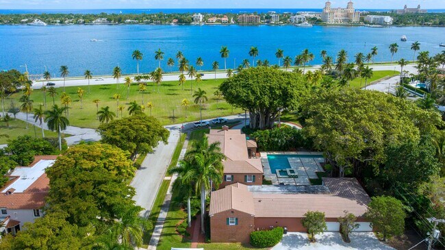 Building Photo - 1125 N Flagler Dr Rental