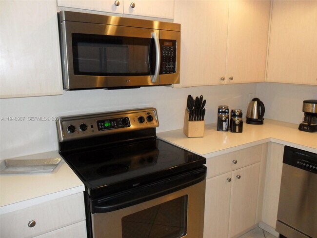 Photo - 5600 Collins Ave Unit 16C
