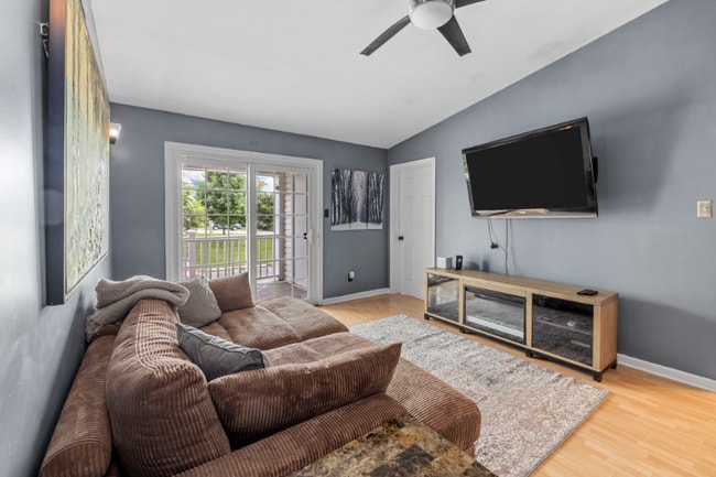 Photo - 905 Hanna Pl Ct Unidad A