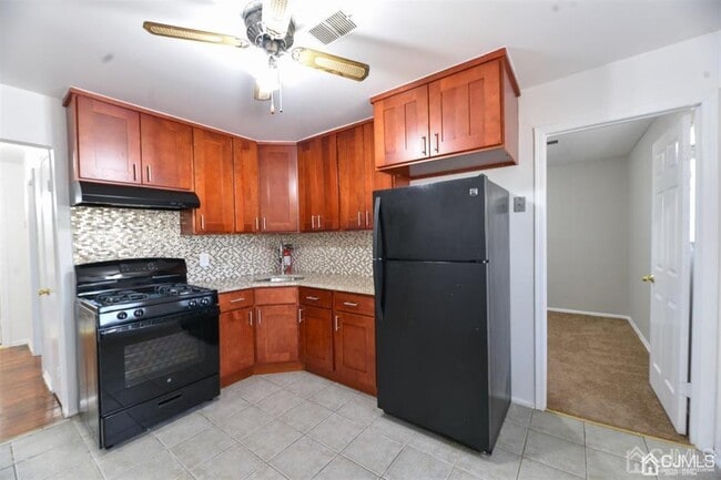 Photo - 204 College Dr