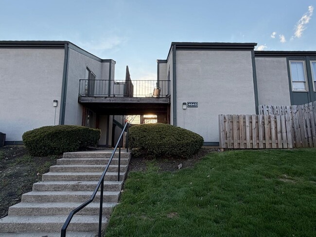 Building Photo - 4645 Merrimar Cir E Unit F