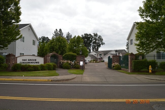 Building Photo - 1-Bedroom in Gated Community! Unit 100 Weldwood Rental