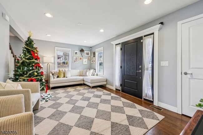 Photo - 3-11 Lyons Ave