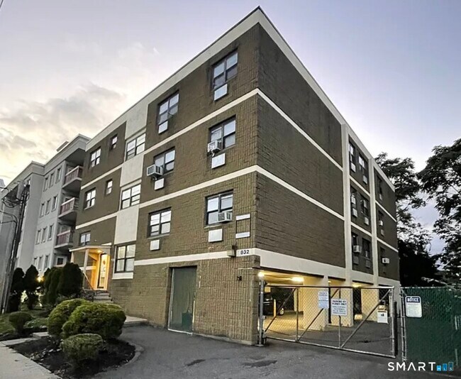 Photo - 832 Atlantic St Unit 3A
