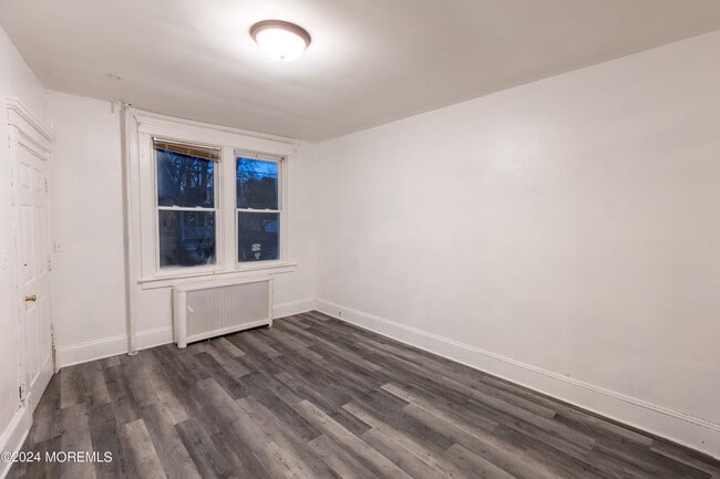 Building Photo - 110 Rector St Unit 1
