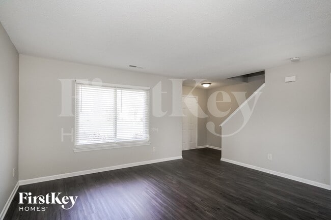 837 Franklin Lakes Blvd