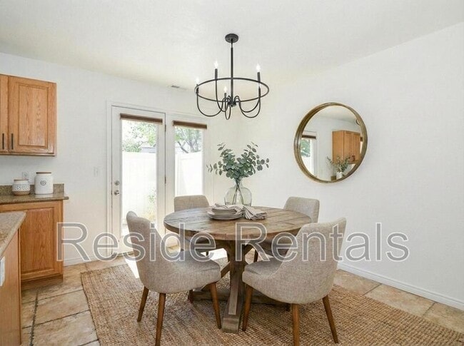 Photo - 450 W 1800 N